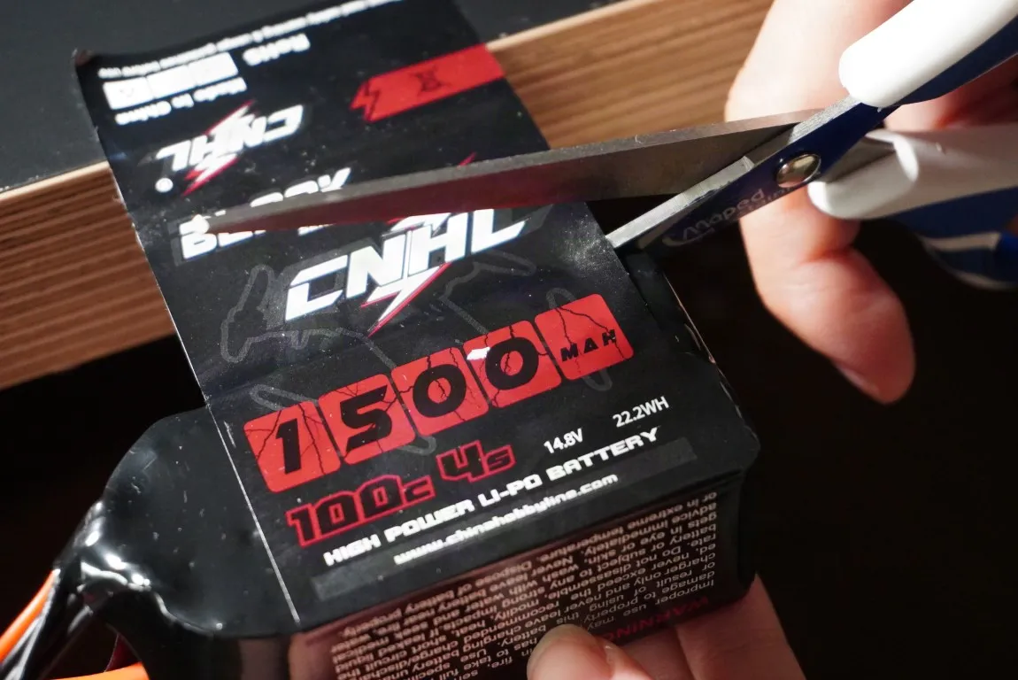 Cutting the original LiPo sticker